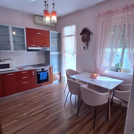 Апартаменты Cozyflat In The Middle Of Тирана Экстерьер фото