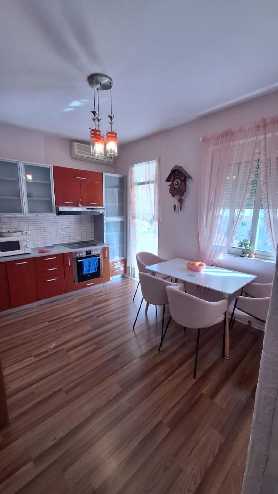 Апартаменты Cozyflat In The Middle Of Тирана Экстерьер фото