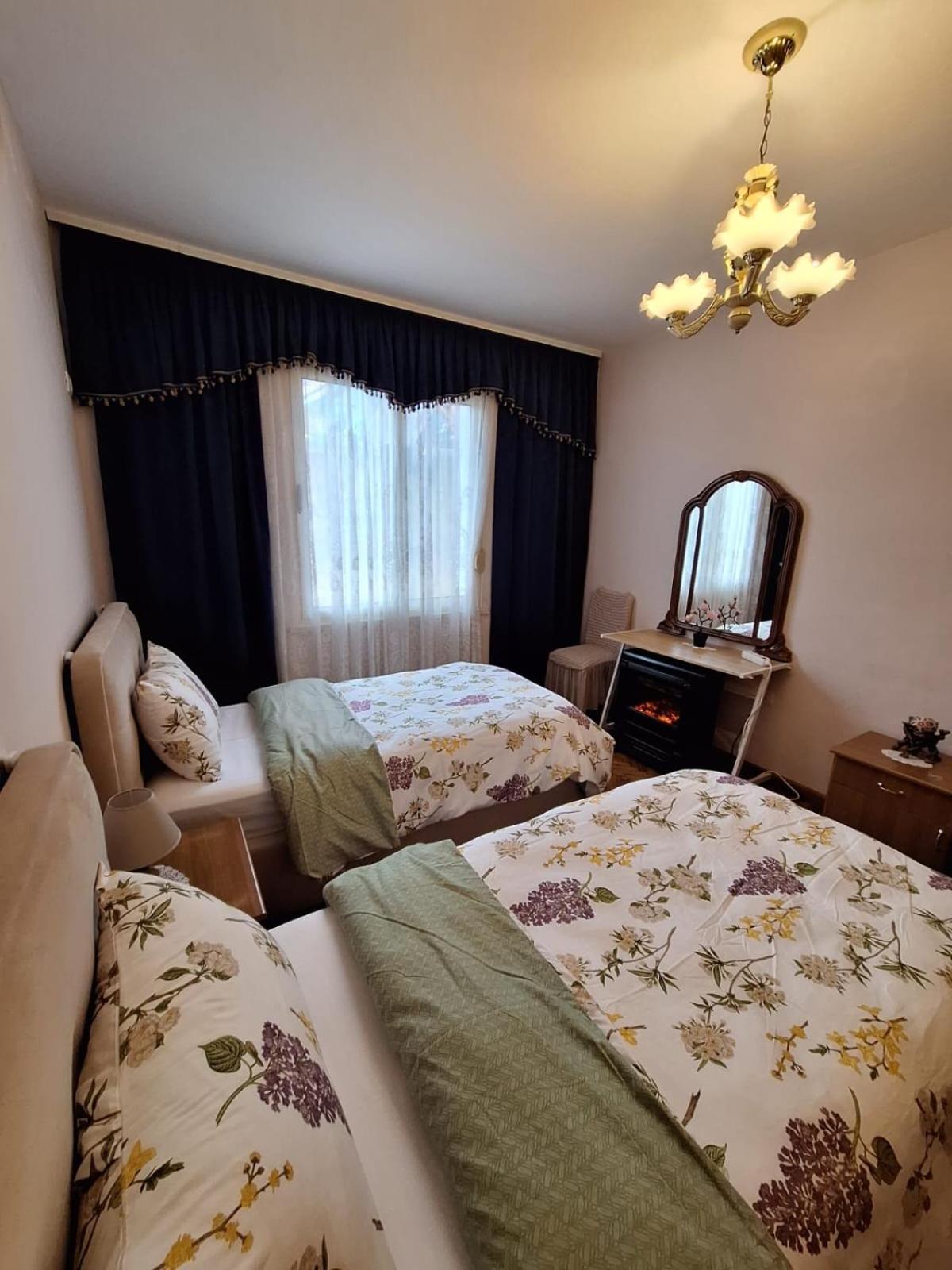 Апартаменты Cozyflat In The Middle Of Тирана Экстерьер фото